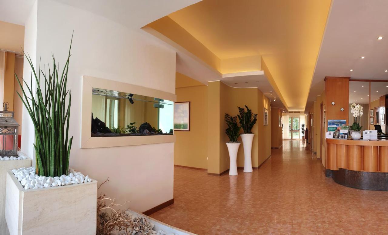Hotel Sorriso Numana Exterior foto
