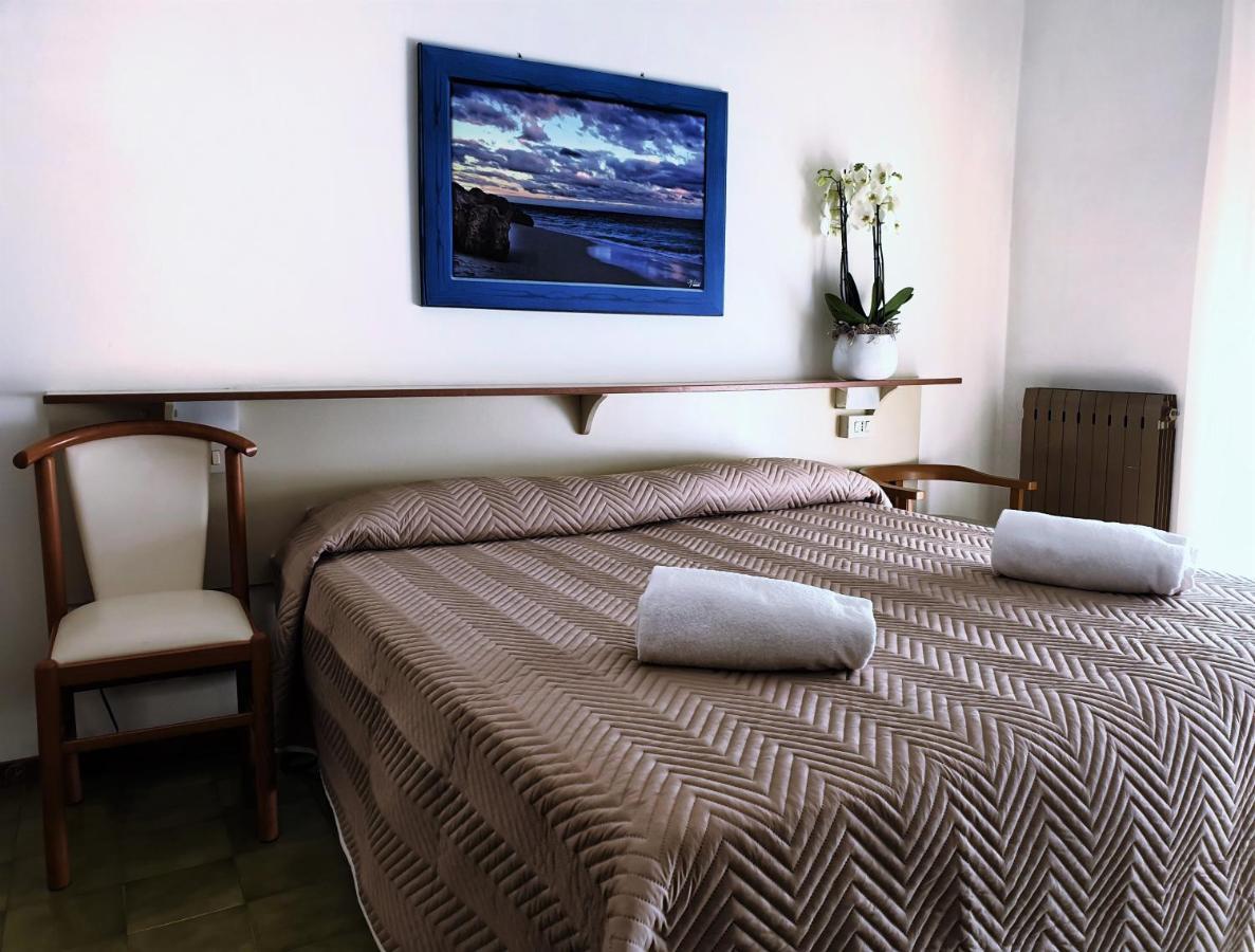 Hotel Sorriso Numana Zimmer foto